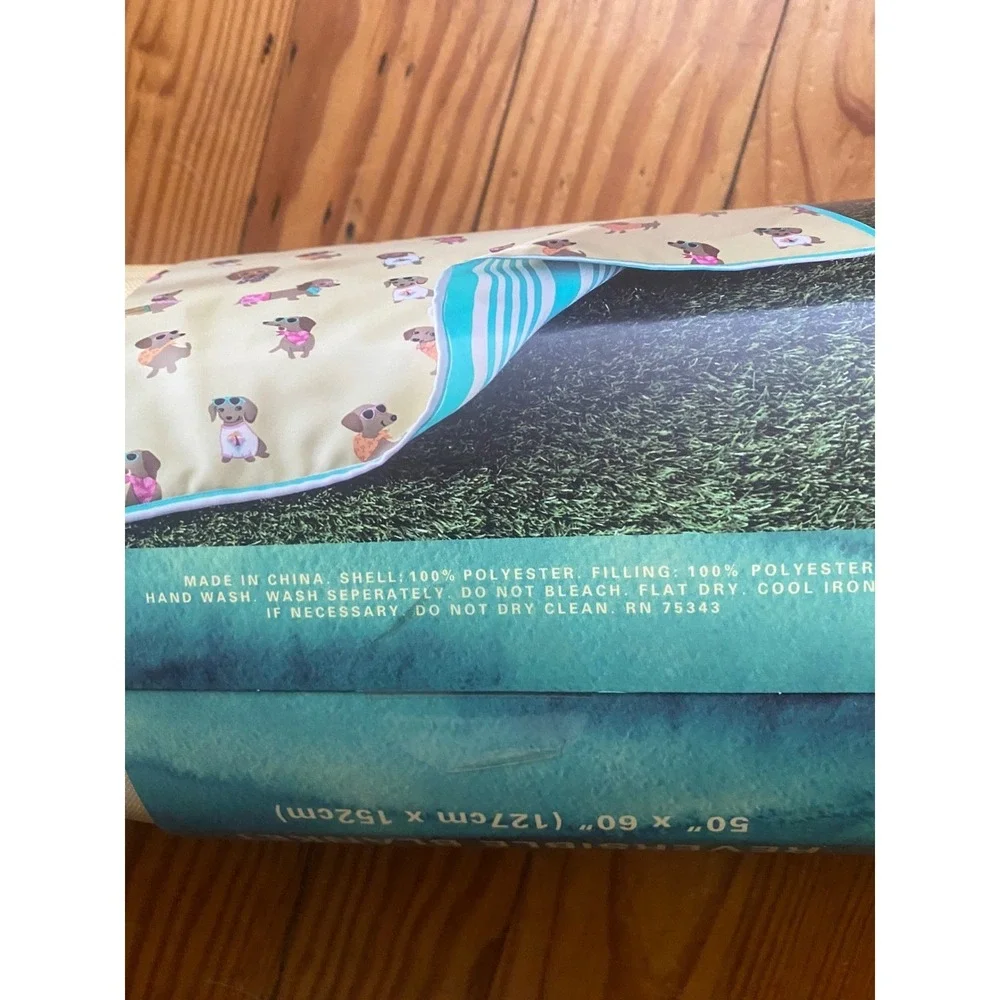 Cynthia Rowley Dachshund Picnic‎ Blanket Reversible  Indoor Outdoor 50x60 Dogs